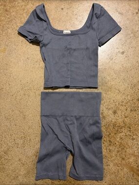 No Boundaries Slate Ribbed Scoop Crop Top & High-Waist Biker Shorts Set